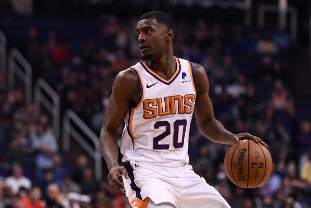 恩比德30+12率76人斩获4连胜 篮网逆转胜活塞